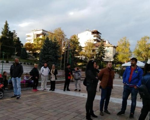 Издигат храм в Сандански
