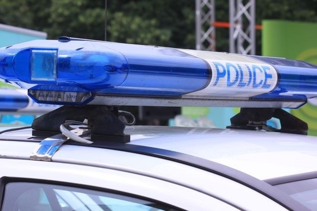 Спешно разследване в Пиринско! Полицай преби млад мъж