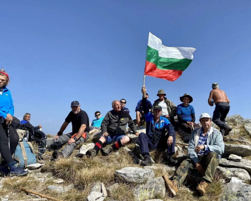 Ловци от ЛРС Кресна изкачиха връх Пирин