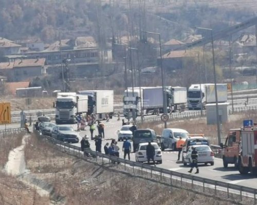 Внимание шофьори: Затруднено пътуване по Е-79 и към Рилския манастир