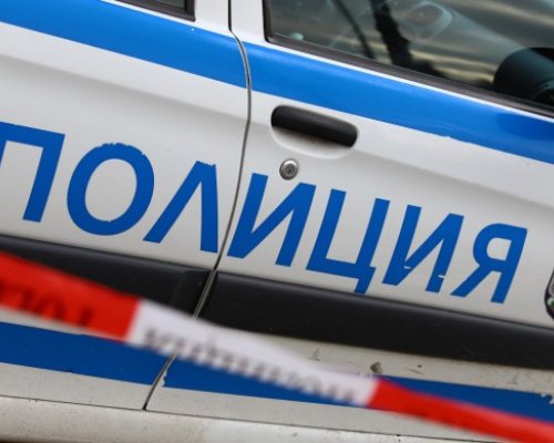 Кола се обърна в нива, мъж и 18-годишен загинаха