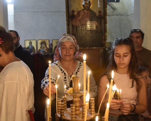 На Петковден- с българска носия в Докатичево