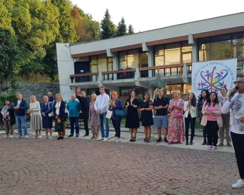 С пет нови школи и 1 500 записани деца започна новата учебна година в ЦЛТРДБ в Благоевград