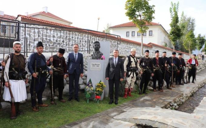 Поклон в Банско пред загиналите за свободата