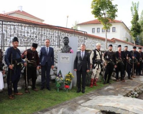 Поклон в Банско пред загиналите за свободата