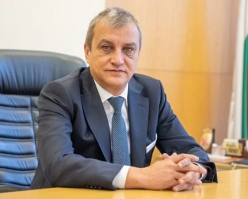Narod.bg:  Илко Стоянов даде 70 000 долара за нова  Тесла  от САЩ