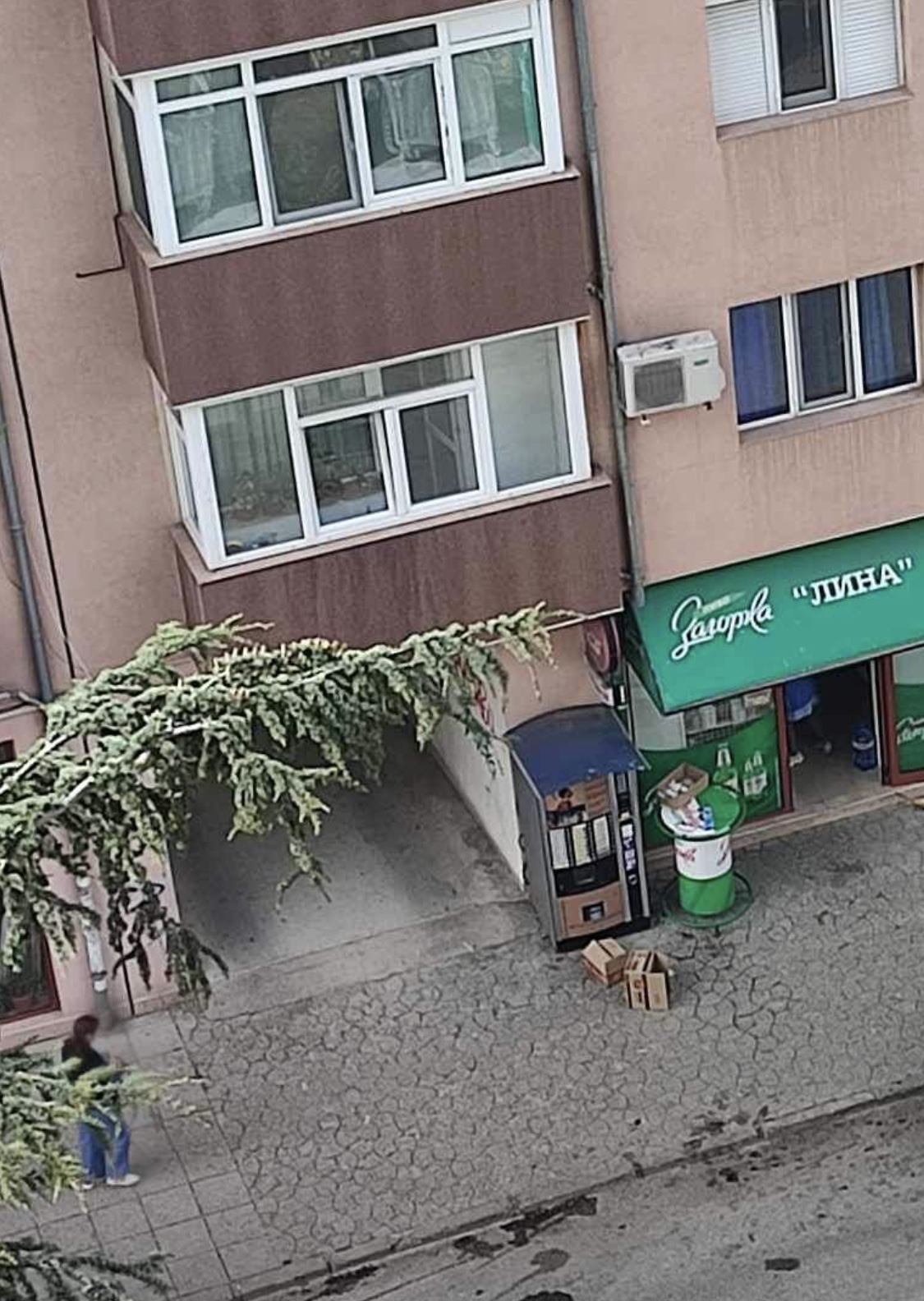 Посред бял ден: Маскиран нападна и преби бизнесдама в центъра на Благоевград
