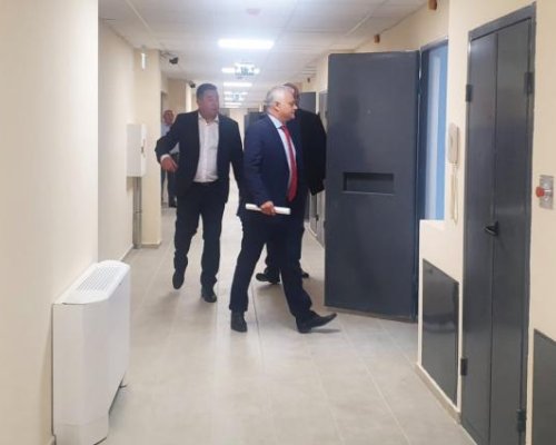 Наказаха надзиратели в благоевградския арест