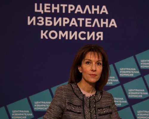 Шефът на ЦИК Камелия Нейкова: В София няма да се гласува с машини, забранихме да излизат от склада