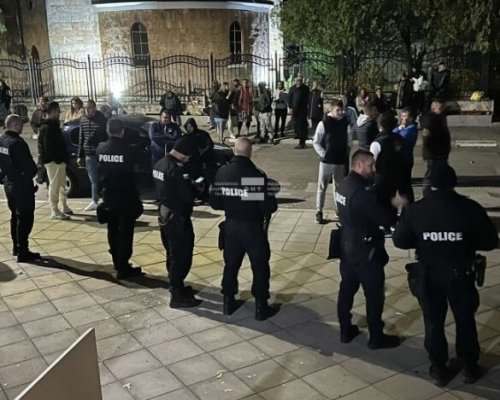 Екшън в Крупник заради 2 бюлетини, събра се цялото село