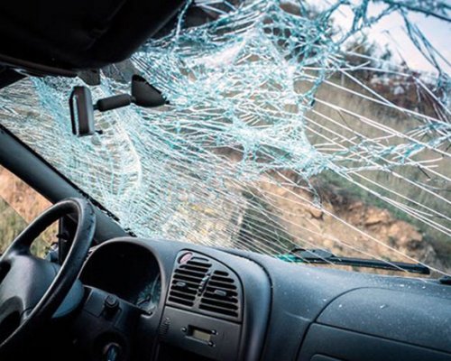 Пенсионерка потроши стъклата на автомобил в с. Кърналово