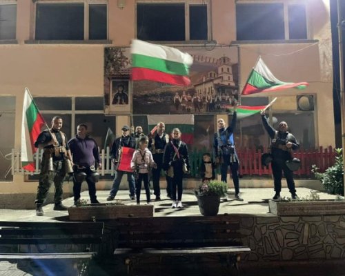 Симитли и Банско борят Хелоуин с кукери