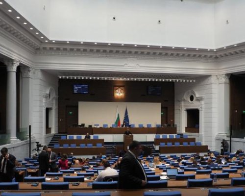 Внесоха вот на недоверие срещу кабинета Денков