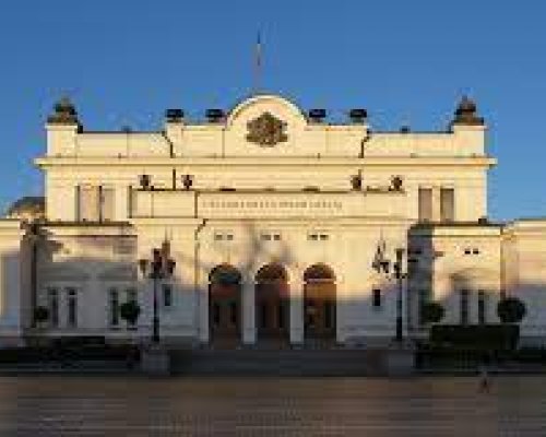 Втори опит за първо заседание в парламента след местните избори