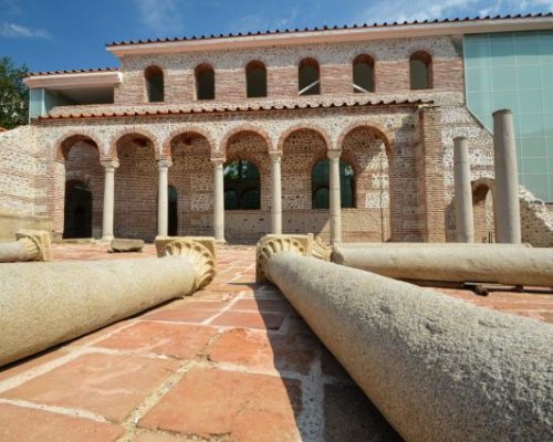 Археологически разкрития в Епископската базилика