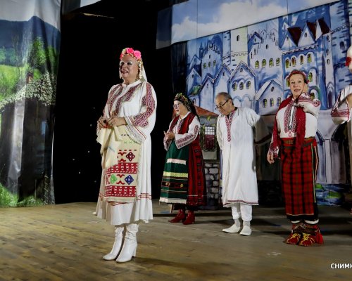 Театър  Искри и Сезони  гостува в община Струмяни