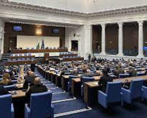 Заради липса на кворум: Не успяха да гласуват вота на недоверие