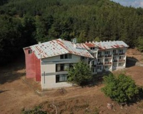 Продават 1/2 почивна станция до Сандански на цената на 1 апартамент в Благоевград