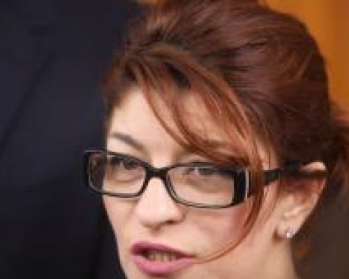 Заради протестите: Атанасова свиква извънредно заседание на Комисията по вътрешна сигурност