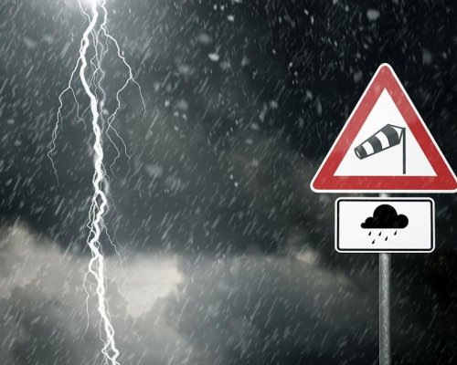 Температури до 19° в петък, уикендът ще ни изненада със сняг и преспи