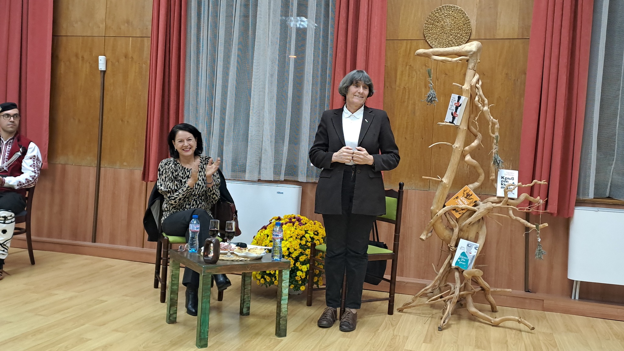 Емоционална среща с писателката Здравка Ефтимова в Банско