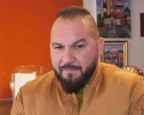 Запорират сметки и имущество на хотелиер от Банско, неполучил пари за приютени бежанци