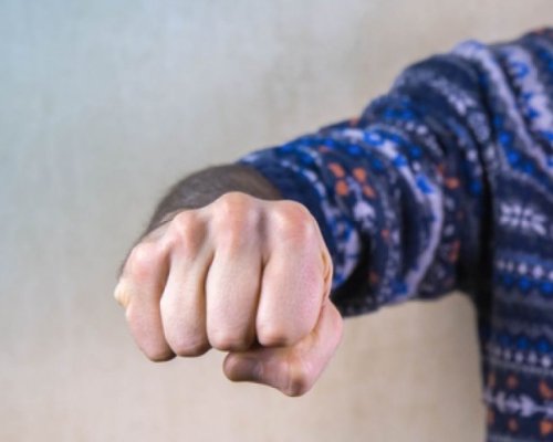 Отвличане, побой, грабеж: Служители на фирма за бързи кредити причакаха мъж на паркинг
