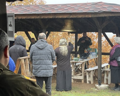 Нова камбана озвучи махала Овнарска на село Градево за Никулден