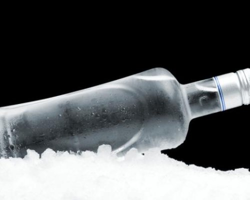Защо водката не замръзва във фризера?