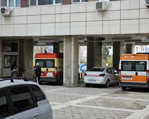 Транспортираха за столична болница жената, блъсната на пешеходна пътека в Благоевград