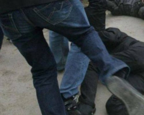 Зверство: Трима нападнаха и биха мъж пред магазин Лидл в Благоевград