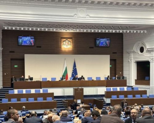 РЕШЕНО: Чужденци могат да стават депутати и министри у нас