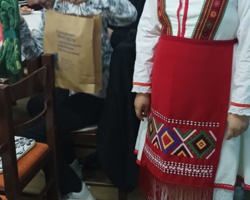 Дневният център за възрастни с увреждания и ЦОП в Симитли посрещнаха специални гости за Игнажден