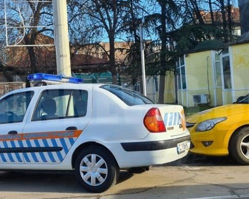 Хванаха нелегални таксита в Петричко