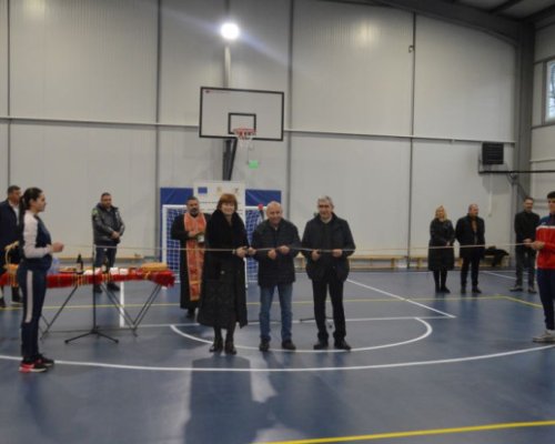 НХГ Св. св. Кирил и Методий в Благоевград с нов физкултурен салон
