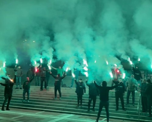 Феновете на Пирин изпратиха годината с уникално пирошоу в центъра на Благоевград