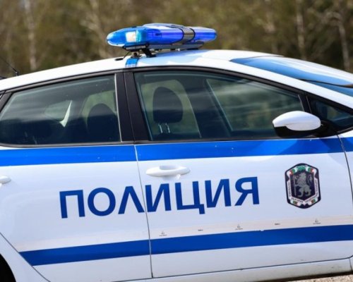 Патрулка се обърна, полицаят с положителна проба за наркотици