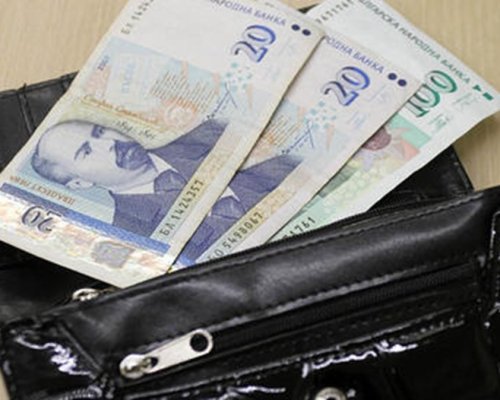 Свиха портфейл с 1000 лв. от дюнерджийница в Банско