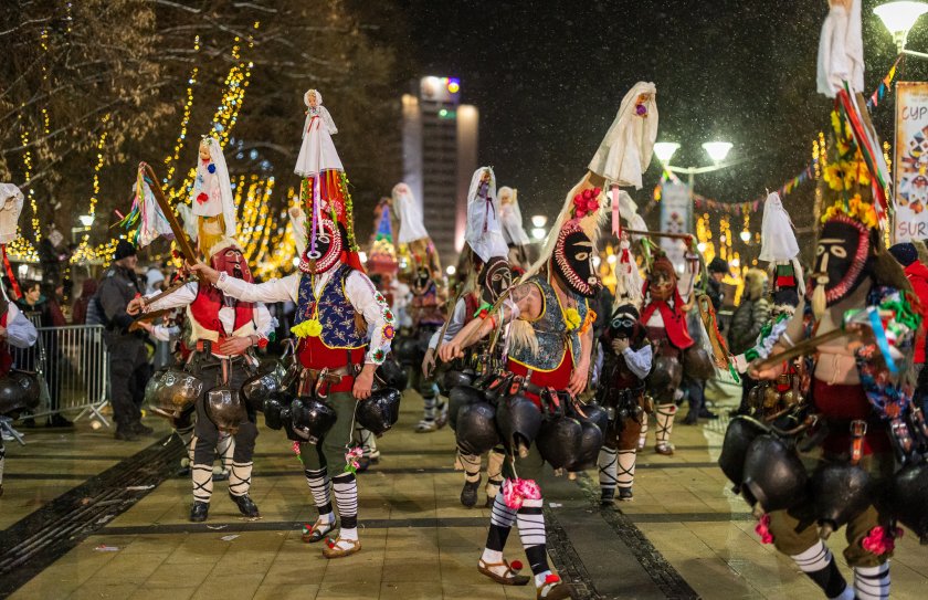 Сурва очаква рекорден брой участници, над 110 групи ще дефилират на фестивала в Перник
