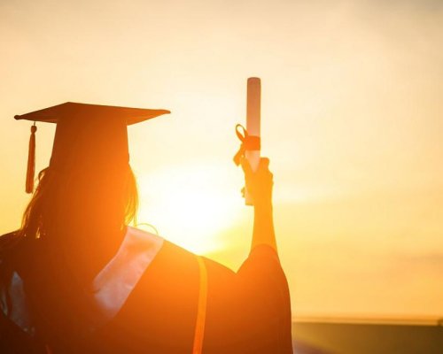 Специалностите  Икономика ,  Педагогика  и  Медицина  са най-предпочитани в университетите