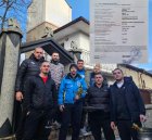 Респект към младите мъже които хванаха кръста на Богоявление в с. Елешница и дариха 3 000 лева на фондация Росен Коцаков
