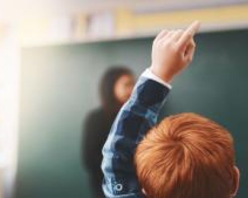 МОН: Учениците ще могат да отсъстват до 15 дни по семейни причини