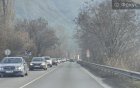 Колона от автомобили на пътя Симитли-Благоевград