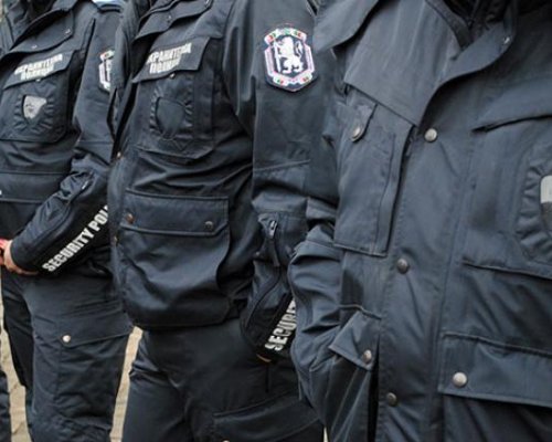 Полицай тормози жители в Пиринско