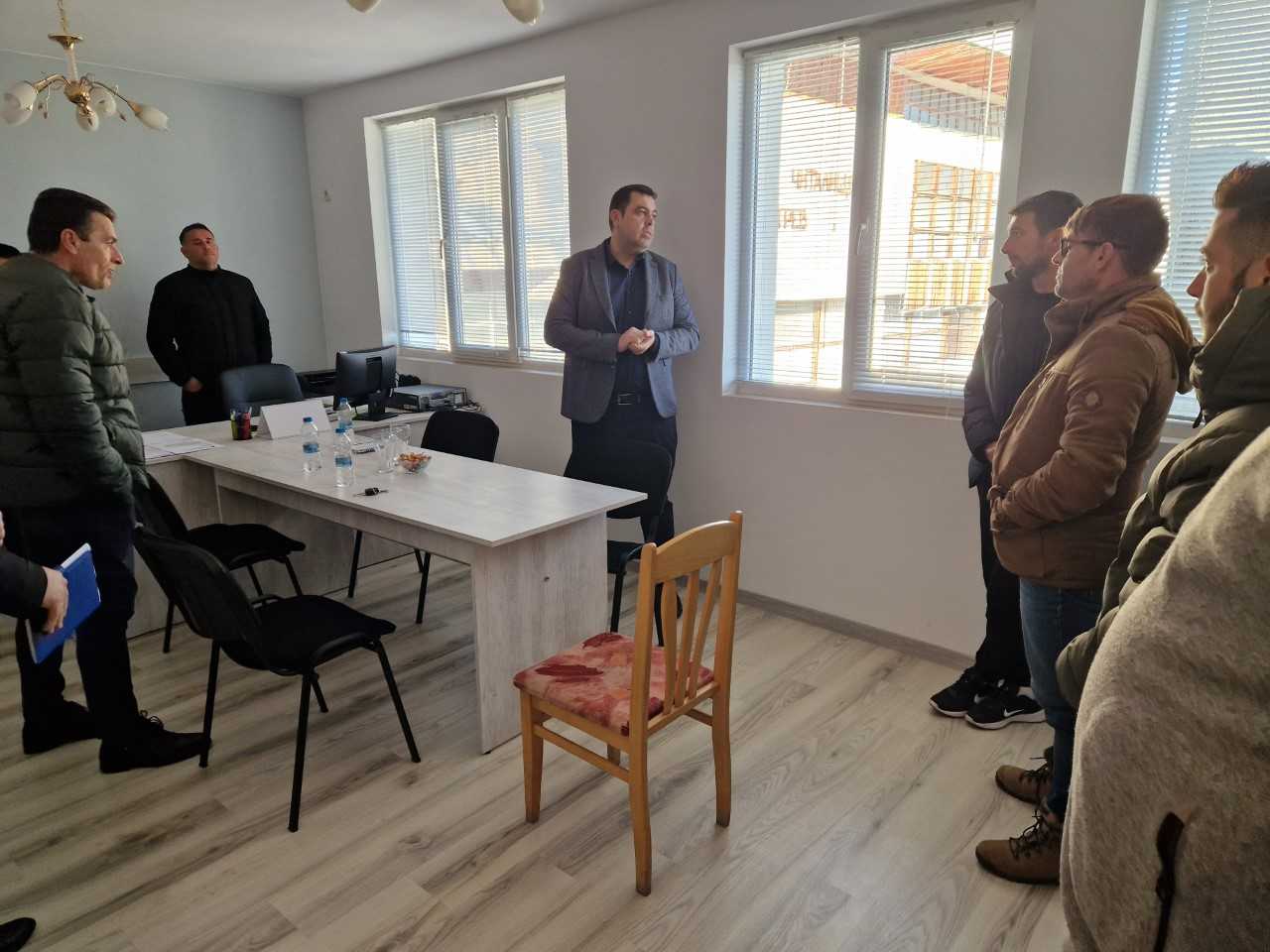 Директорът на ОДМВР-Благоевград се срещна с кмета на с. Вълкосел и зам. кмета на община Сатовча