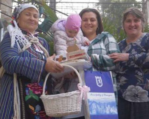 Честваха в аванс Бабинден в Струмяни
