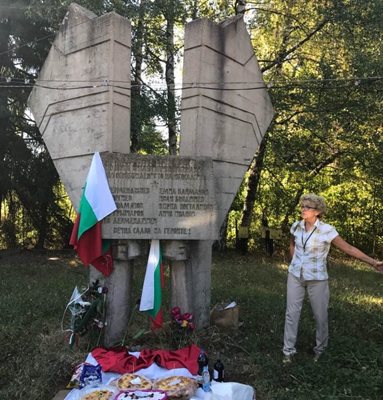 Сигнализираха прокуратурата за вандалското премахване на паметника на гвардейците на ГКПП-Станке Лисичково