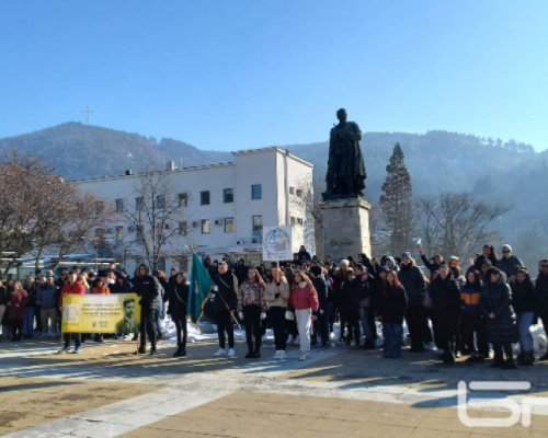 Ученици почетоха патрона на училището си Гоце Делчев