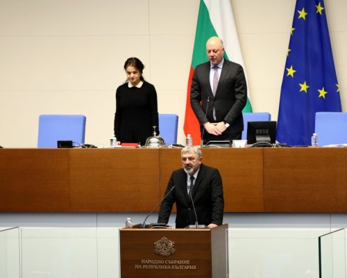 Драгомир Драганов зае мястото на Десислава Атанасова в парламента