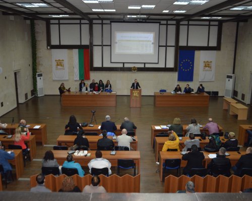 Обществено обсъждане пред пълна зала  22-ри септември ! Кметът Методи Байкушев представи макрорамката на Бюджет 2024 г. и призова администрация и граждани да се обединят за развитието на Благоевград